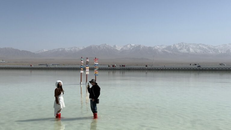 The Mirror of the World on China’s Silk Road